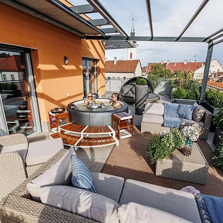 Appartement Buekk Penthouse, Panorama Jacuzzival à Miskolc Extérieur photo