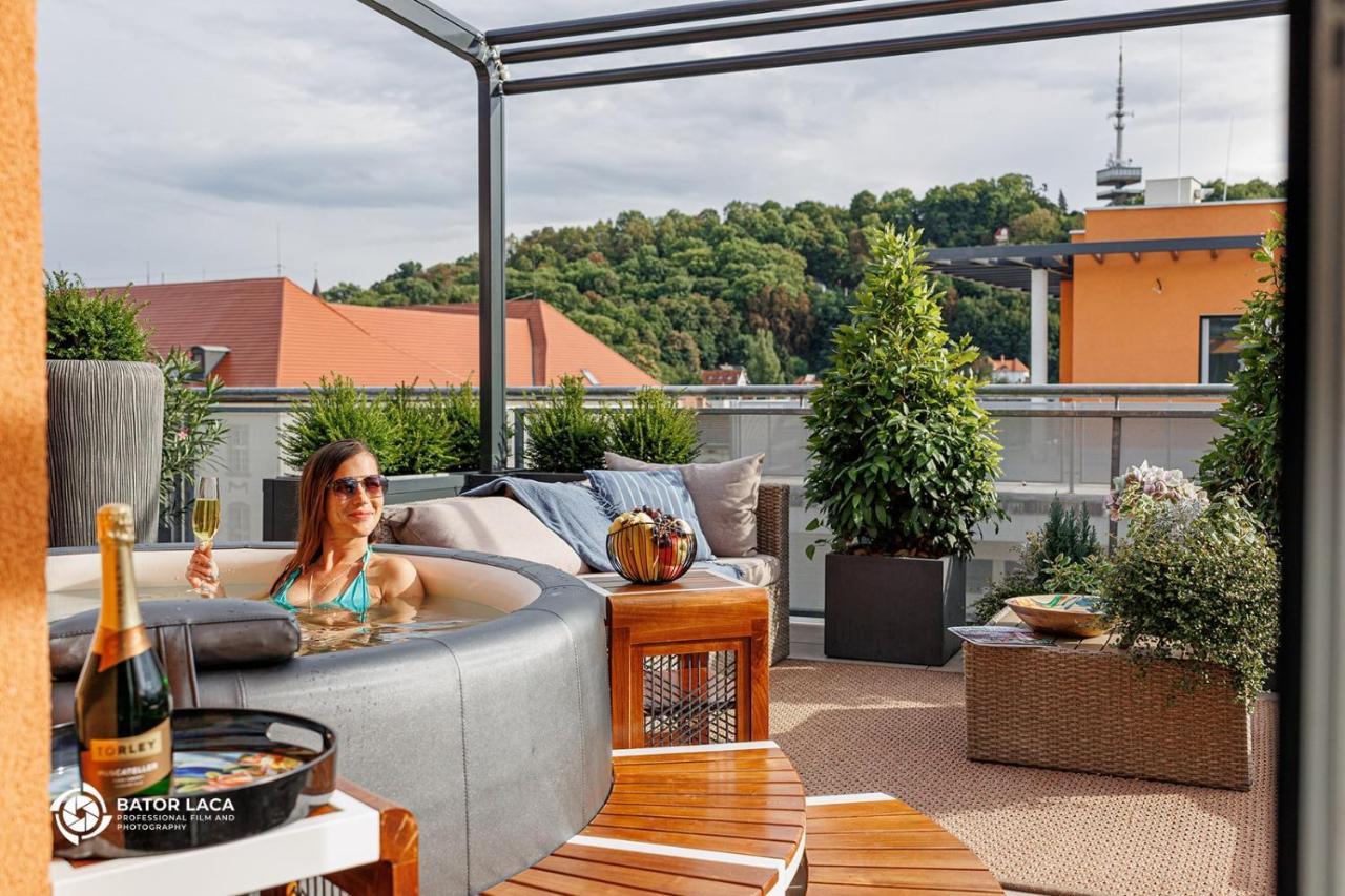 Appartement Buekk Penthouse, Panorama Jacuzzival à Miskolc Extérieur photo