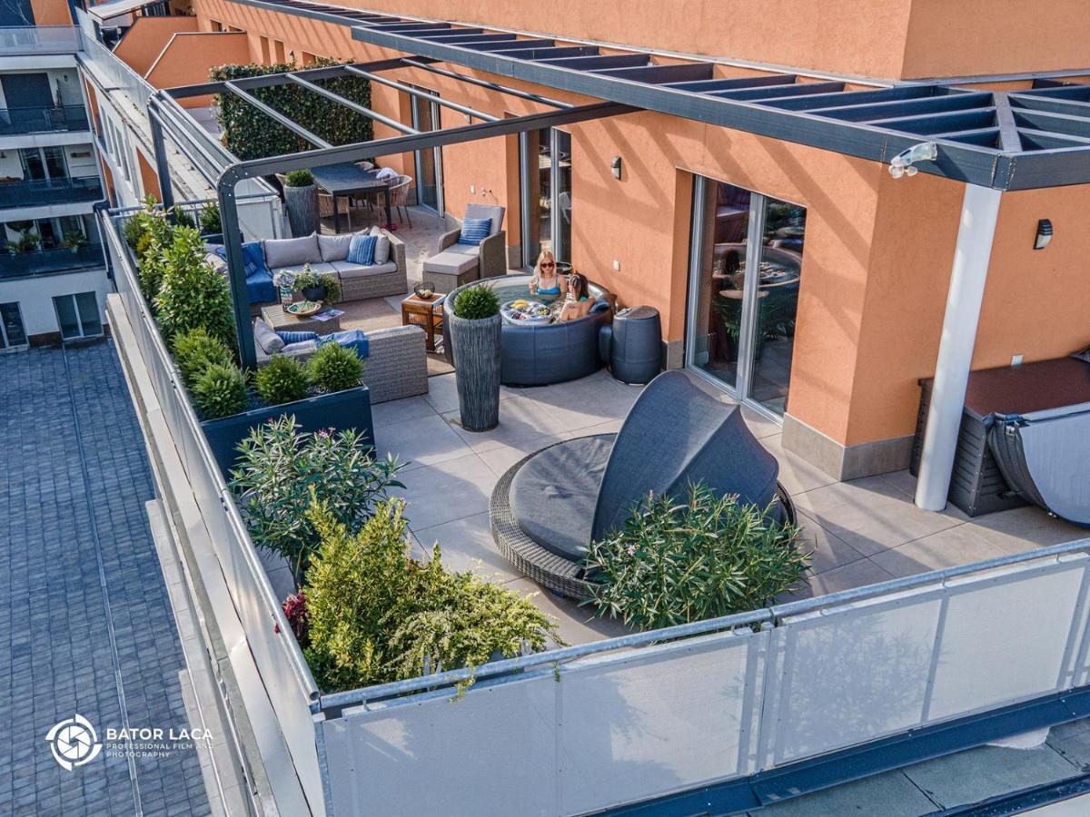 Appartement Buekk Penthouse, Panorama Jacuzzival à Miskolc Extérieur photo