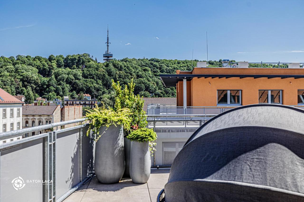 Appartement Buekk Penthouse, Panorama Jacuzzival à Miskolc Extérieur photo